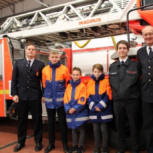 „Neue Retter in den Reihen der Jugendfeuerwehr“ Jugendfeuerwehr Schloß Neuhaus